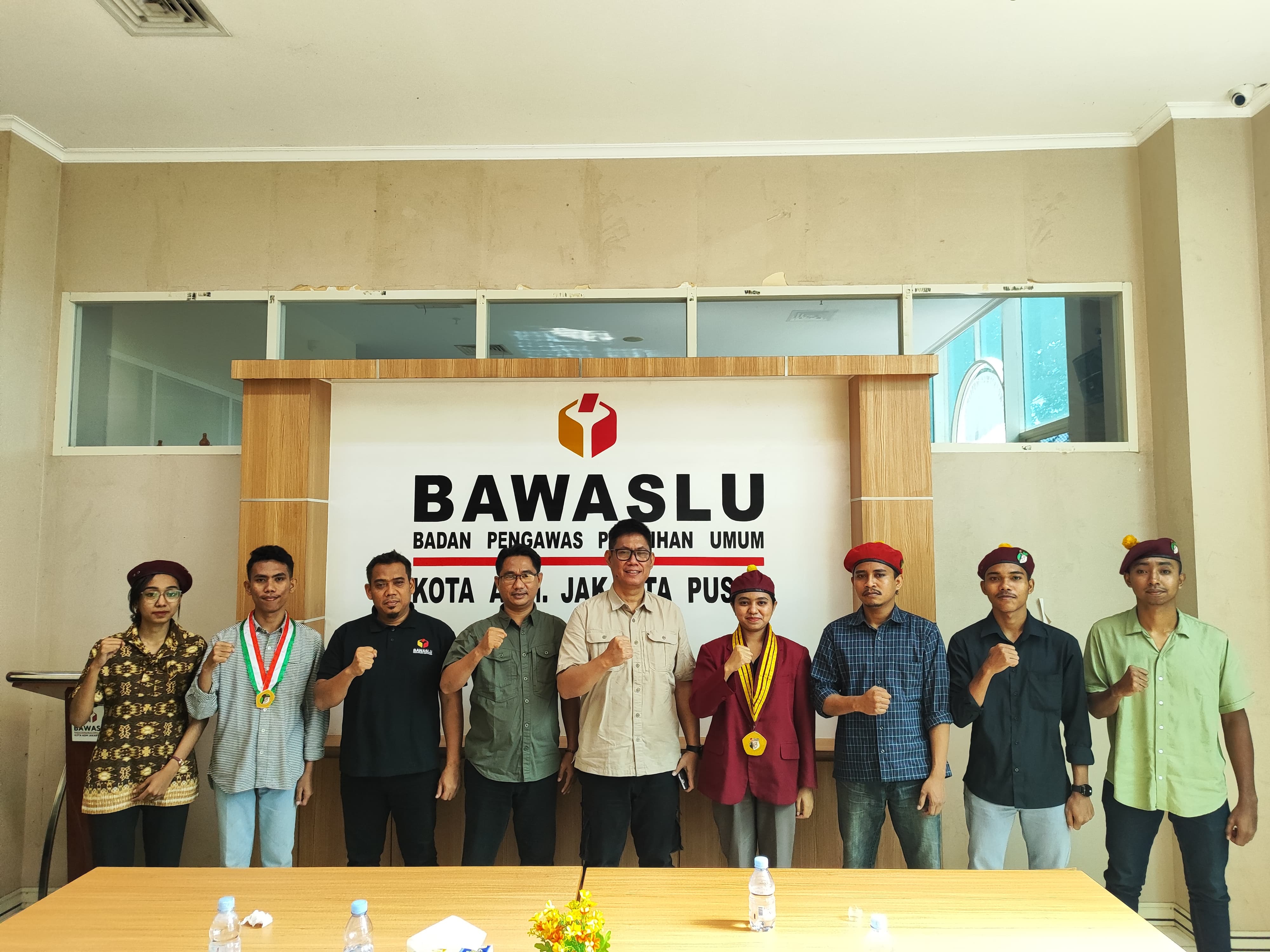 Foto Bersama Bawaslu JakPus dengan PMKRI JakPus