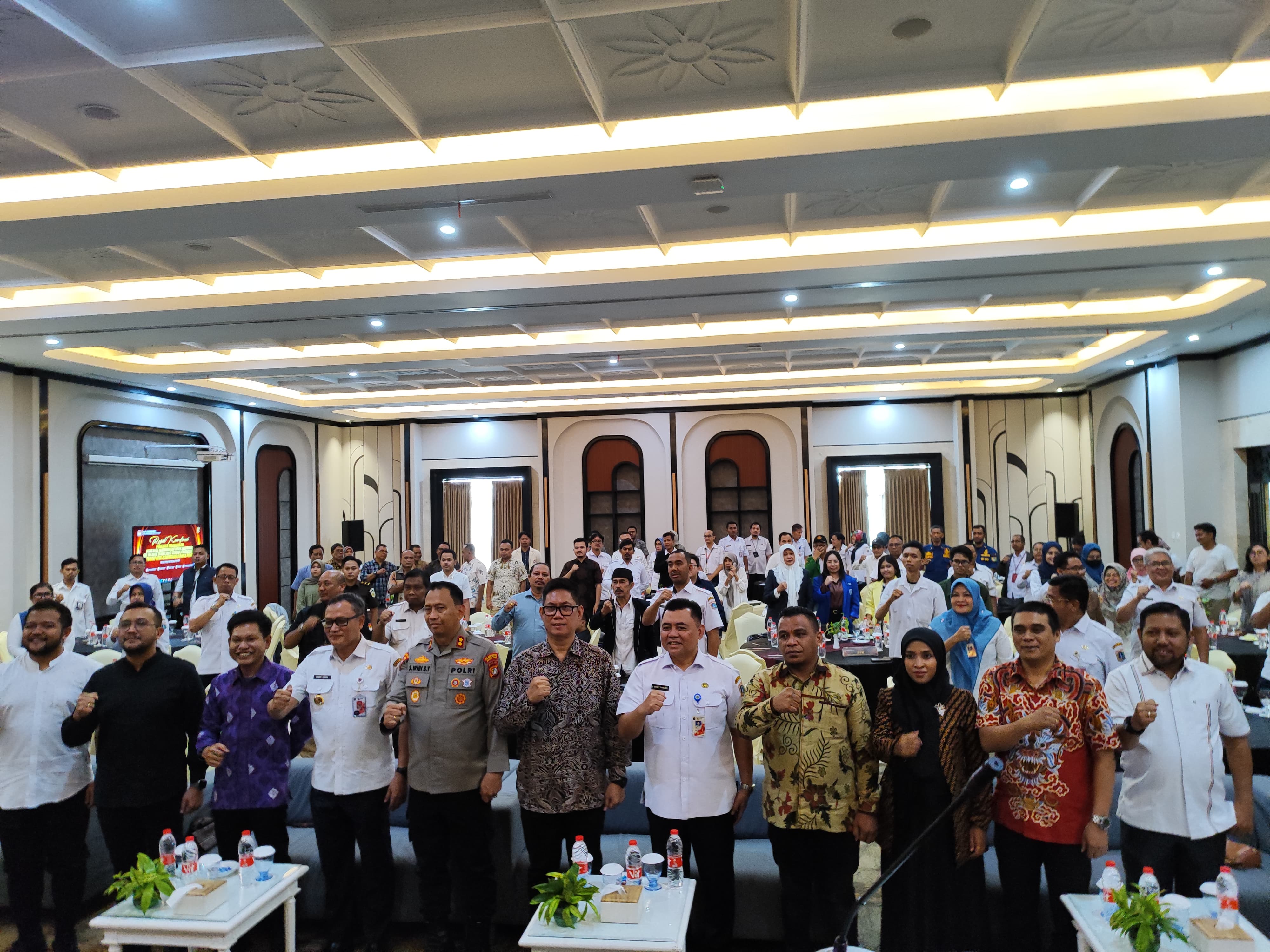 Foto Bersama Para Undangan pada Rakor Persiapan Pelaksanaan Pilkada 2024