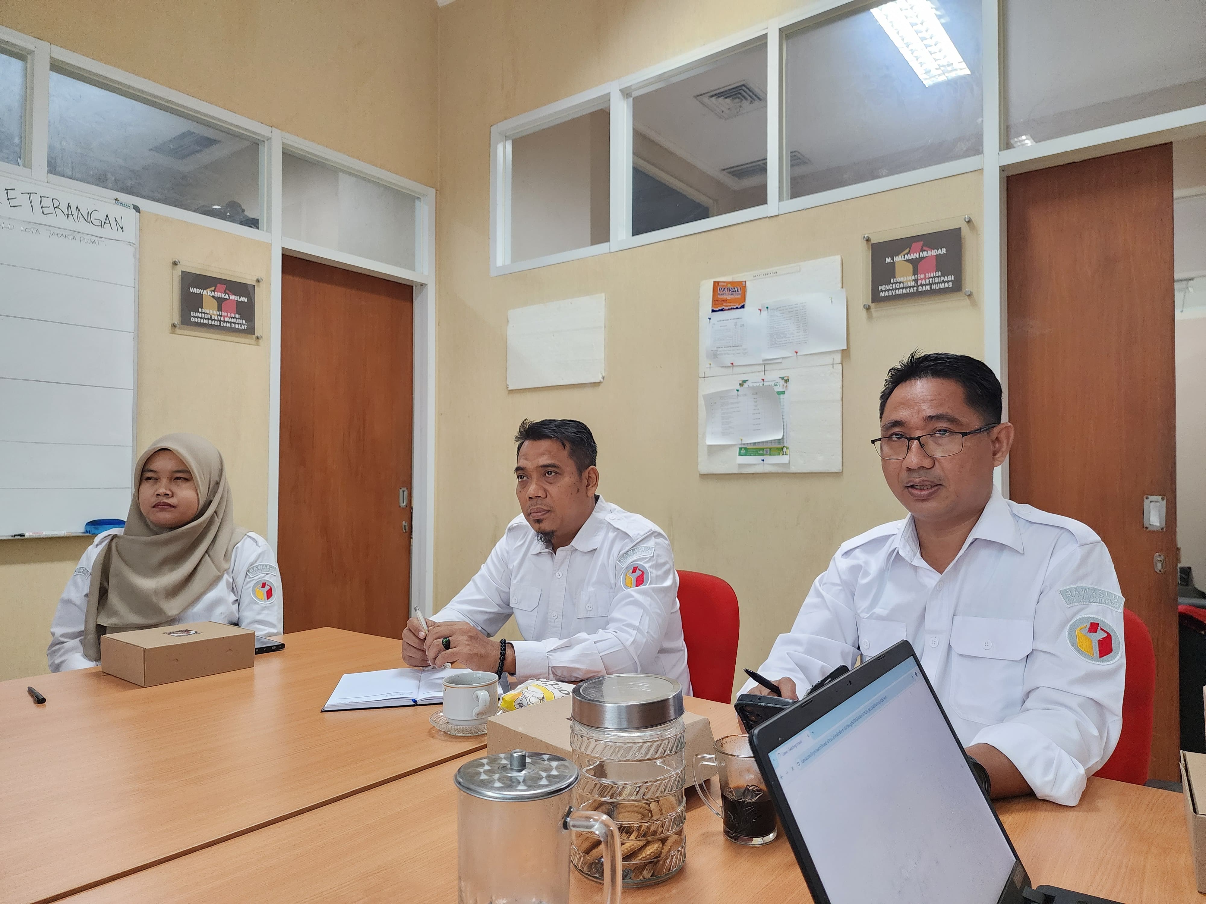 Diskusi RABU perdana Bawaslu Kota Jakarta Pusat