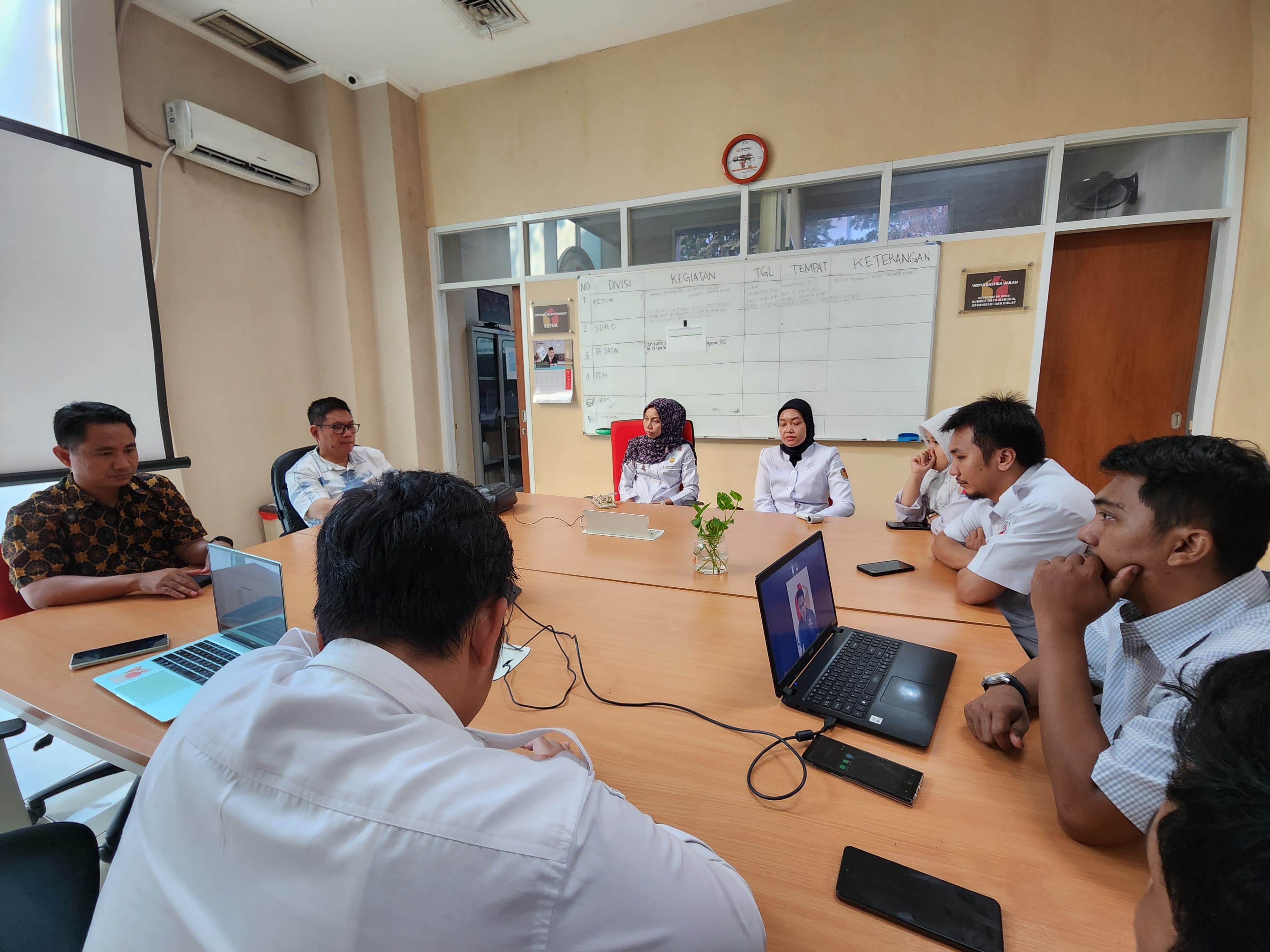 Diskusi mingguan "RABU", Ruang Aspirasi dan Bincang Pemilu Bawaslu Jakarta Pusat