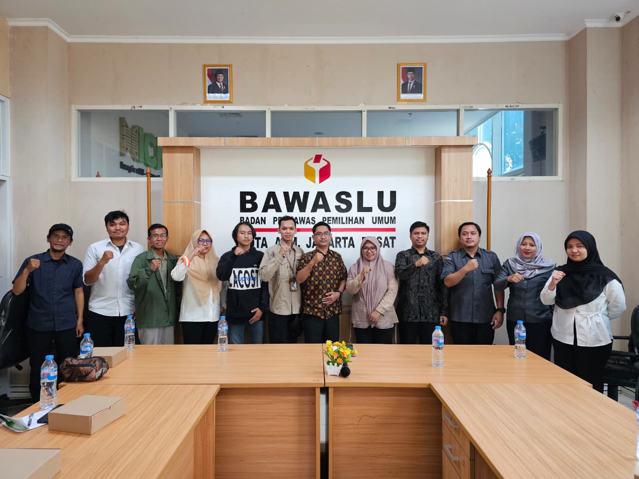 Foto Bersama Bawaslu Jakpus dengan Alumni SKPP