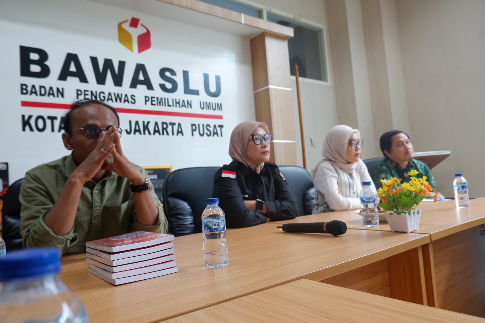 Monitoring dan Evaluasi Koordinator Oleh Anggota Bawaslu DKI Jakarta, Rini Rianti