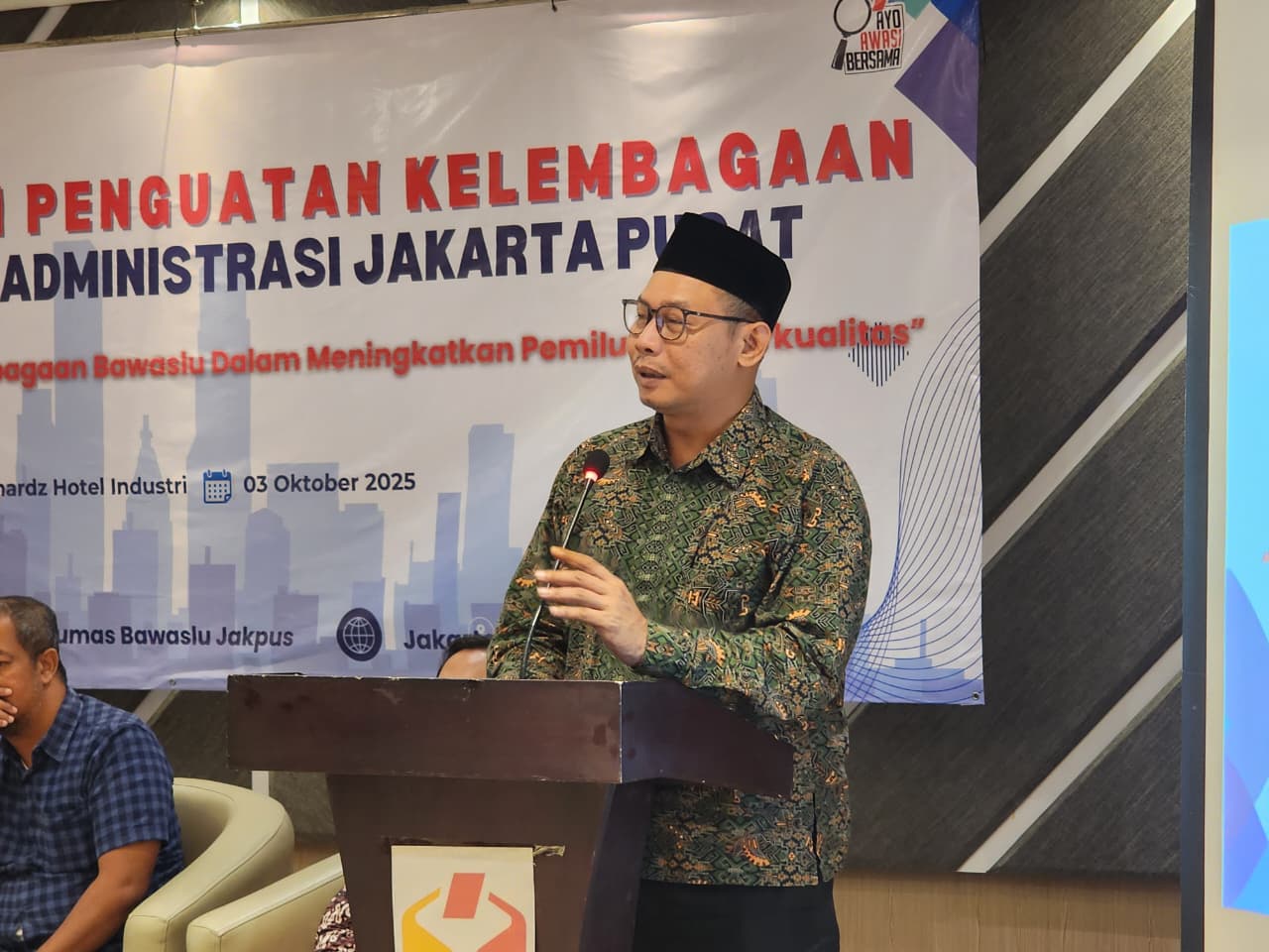 Anggota Bawaslu Provinsi DKI Jakarta, Quin Pegagan Saat Memberikan Sambutan