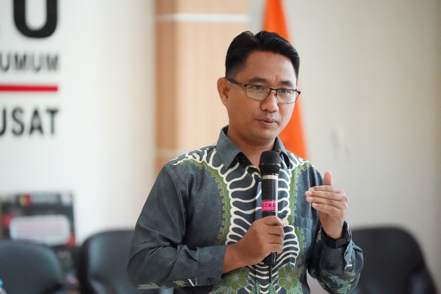 Anggota Bawaslu Jakarta Pusat, M. Halman Muhdar saat memberikan pembekalan bagi peserta kegiatan P2P.