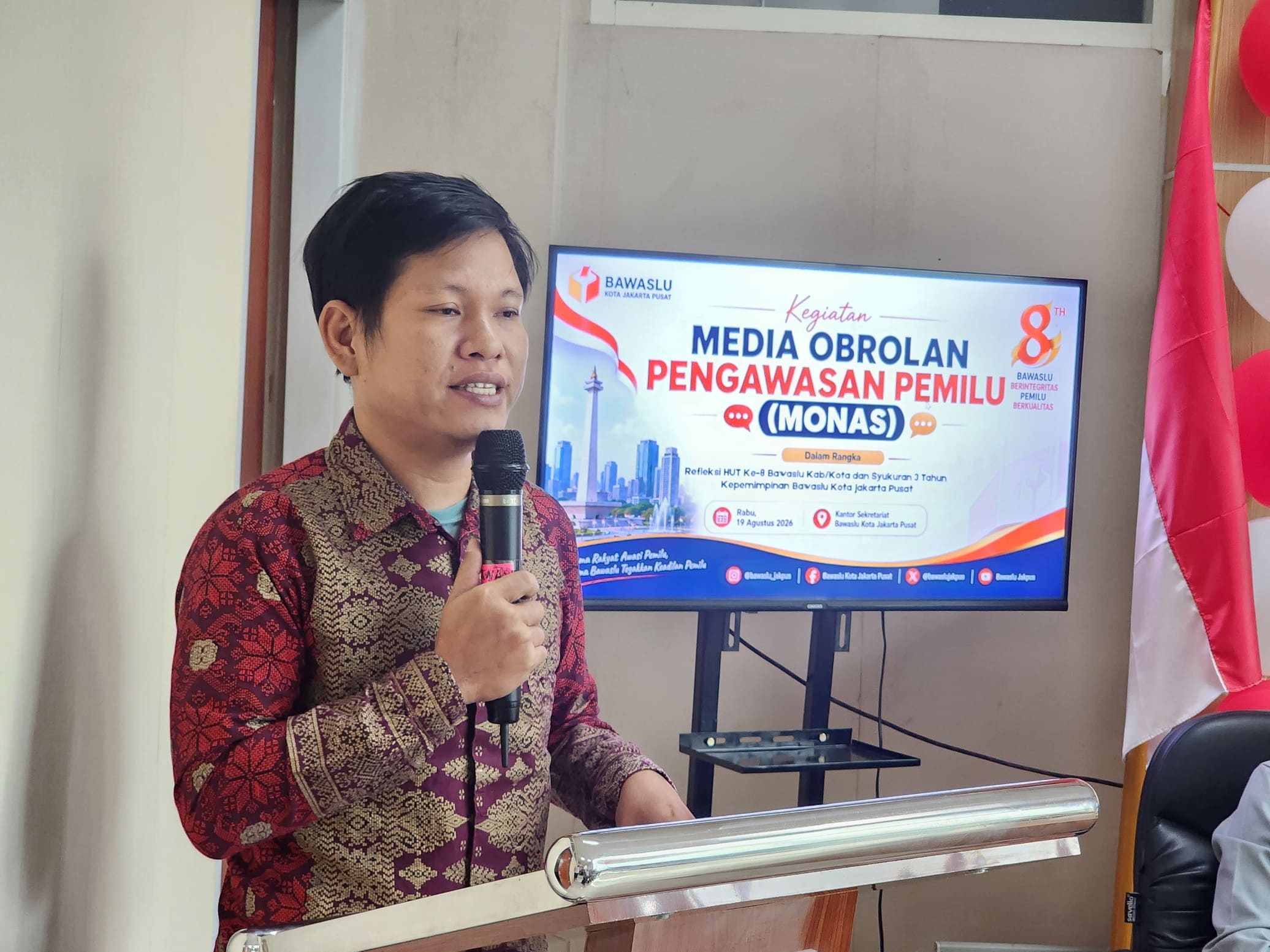Ketua KPU Jakarta Pusat, Efniadiansyah saat menyampaikan sambutan dalam refleksi HUT ke-8 Bawaslu Kabupaten/Kota