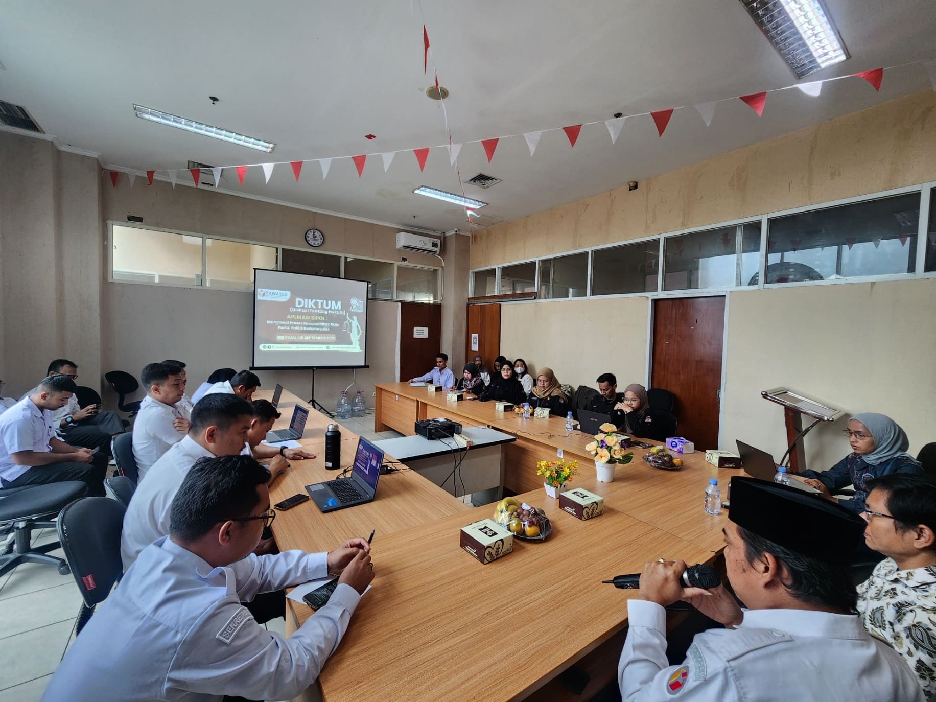 DIKTUM (Diskusi Tentang Hukum) dengan tema “Aplikasi SIPOL: Mengawal Proses Pemutakhiran Data Partai Politik Berkelanjutan”