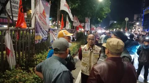 Bawaslu Jakarta Pusat dalam Penertiban APK Wilayah Kecamatan Senen