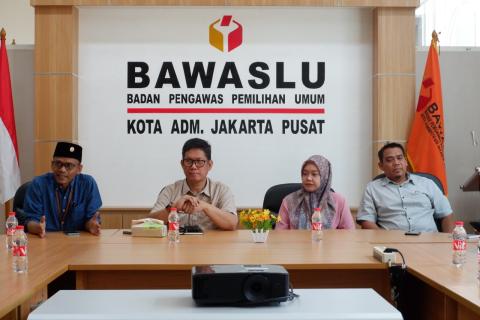 Ketua dan Anggota Bawaslu Jakarta Pusat