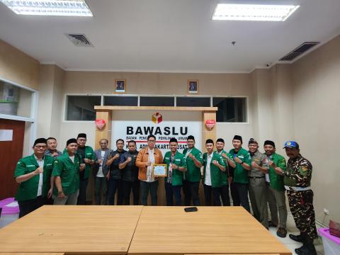 Foto Bersama Bawaslu Jakpus dengan PC GP Ansor Jakpus