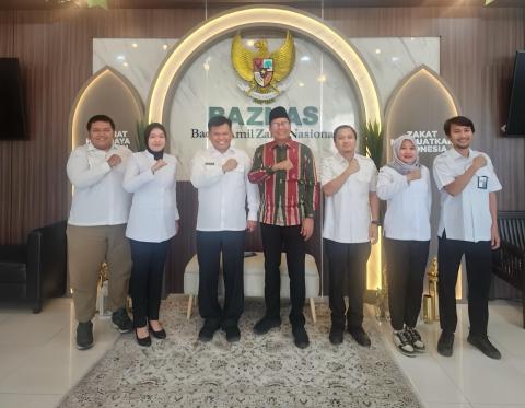 Foto Bersama Bawaslu Jakarta Pusat saat audiensi dengan Deputi I dan Deputi II BAZNAS RI