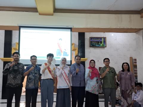 Foto Bersama dengan Duta Pengawas Partisipatif SMAN 25 Jakarta