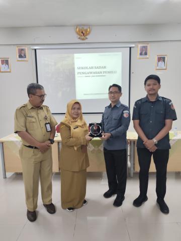 Bawaslu Jakpus Edukasi Pelajar SMAN 35 Jakarta Jadi Pemilih Cerdas Melalui Sekolah Sadar Pengawasan Pemilu