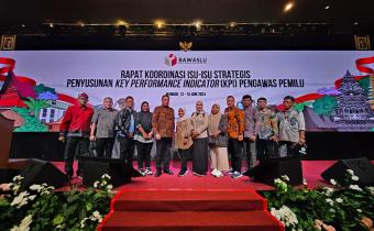 Foto Bersama pada Kegiatan Rakor Isu-Isu Strategis