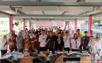 Foto Bersama PesertKegiatan Forum Warga di Kecamatan Sawah Besar, Sabtu. (3/8)