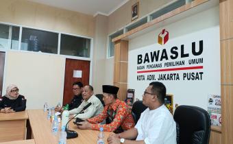 Monitoring Kinerja Totok Hariyono ke Bawaslu Kota Jakarta Pusat