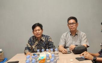 Efniadiyansyah, Ketua KPU Jakarta Pusat(Kiri) dan Christian Nelson Pangkey, Ketua Bawaslu Jakarta Pusat(Kanan).