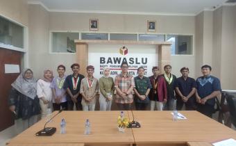 Foto Bersama Bawaslu Jakarta Pusat dengan Pengurus PMKRI Jakarta Pusat
