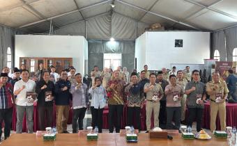 Foto Bersama dalam Rapat Koordinasi dan Konsolidasi KPU Jakarta Pusat