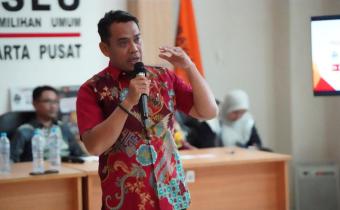 Anggota Bawaslu Jakarta Pusat, Wahidin saat memberikan pembekalan bagi peserta P2P.