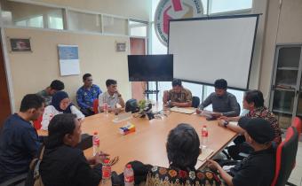 Audiensi jajaran pengurus Dewan Pimpinan Cabang (DPC) Partai Garda Perubahan Indonesia (Garuda) di kantor Bawaslu Jakarta Pusat