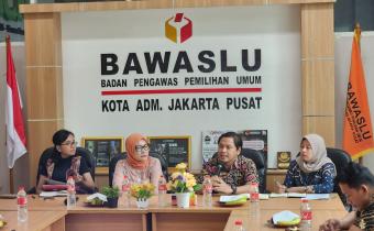 Kepala Sekretariat Bawaslu Jakarta Pusat, Yunanto Dwi Prabowo saat memberikan sambutan
