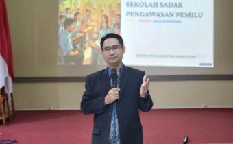 Anggota Bawaslu Jakarta Pusat, M. Halman Muhdar saat menyampaikan materi
