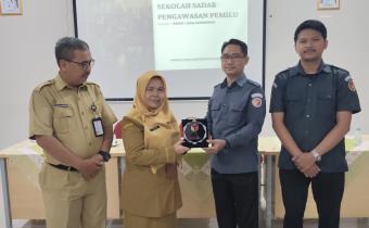 Bawaslu Jakpus Edukasi Pelajar SMAN 35 Jakarta Jadi Pemilih Cerdas Melalui Sekolah Sadar Pengawasan Pemilu